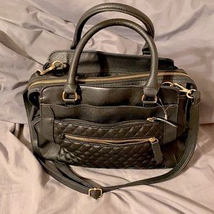 Black and gold removable/adjustable shoulder strap purse